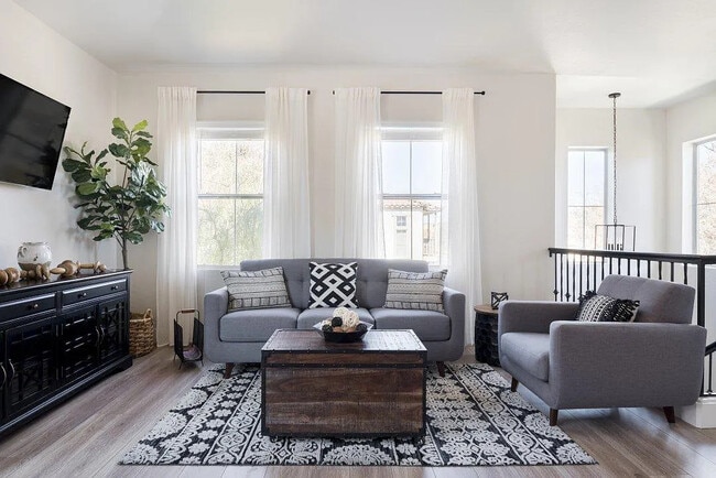 156 W Laurel Ct, Gilbert, AZ 85233 - photo 2