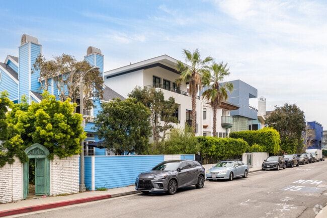 A small portion of Marina Del Rey is lined with single-family homes.