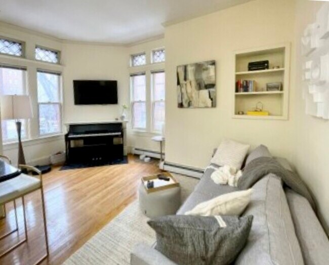 195 Commonwealth Ave unit 5, Boston, MA 02116 - photo 2