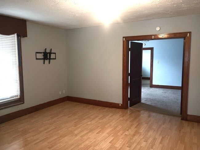 227 S Main St unit 227 S Main, Tipton, IN 46072 - photo 5