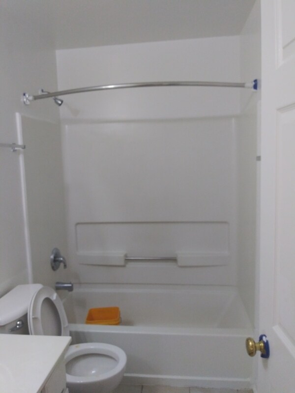 413 N Tower Dr, Hainesville, IL 60030 - photo 4