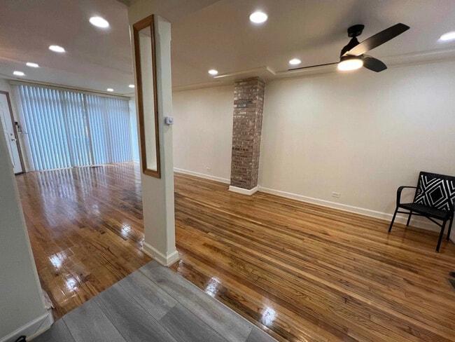 7250 S Euclid Ave, Chicago, IL 60649 - photo 2