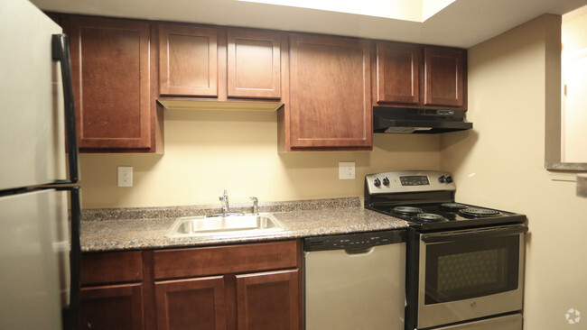 Kitchen - 1BR, 1BA - 732 SF