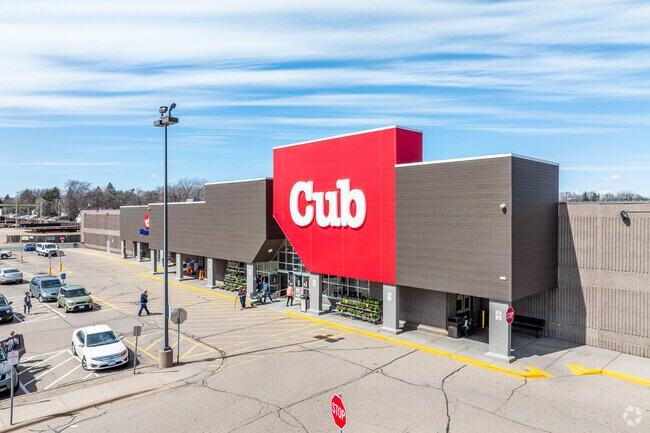 Cub Foods in Windom is nearby Hale.