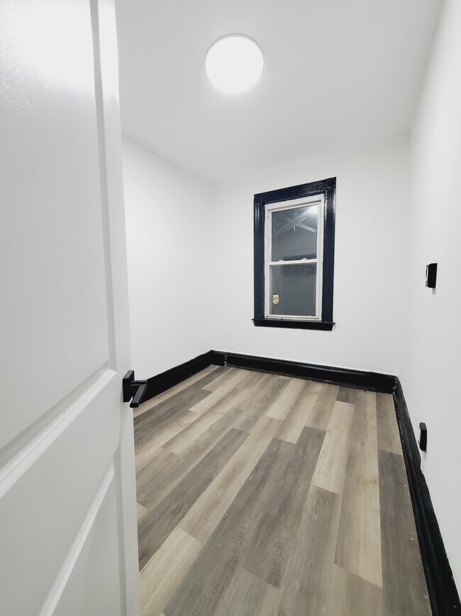 166 Cator Ave unit 2, Jersey City, NJ 07305 - photo 6