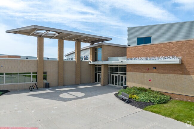Elkhorn South High School features exceptional academics and experienced teachers.