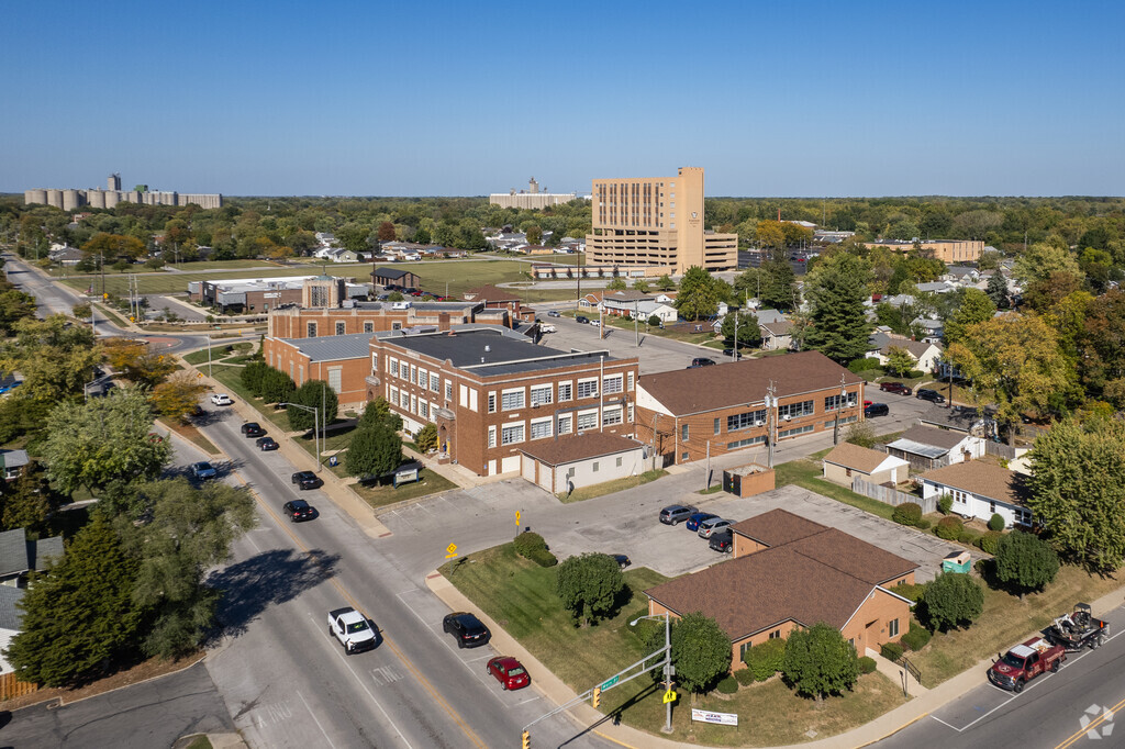 Holy Name Catholic School is a private school in Beech Grove, Indianapolis.
