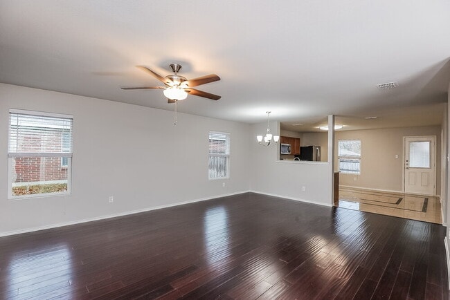 8123 Stowe Springs Ln, Arlington, TX 76002 - photo 3