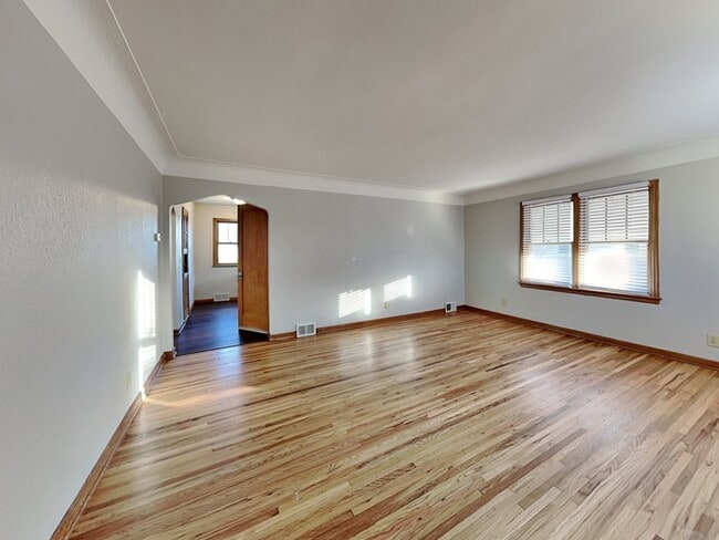 5606 Bryant Ave N, Minneapolis, MN 55430 - photo 4