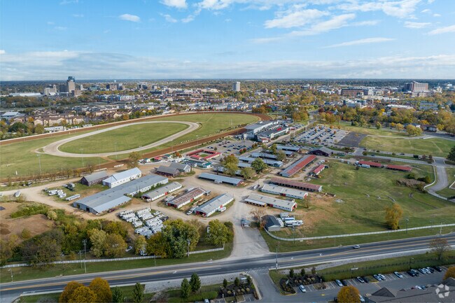Horse racing events are hosted in Red Mile.