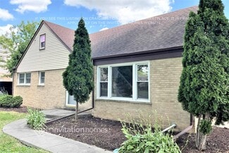 4N157 7th Ave, Addison, IL 60101