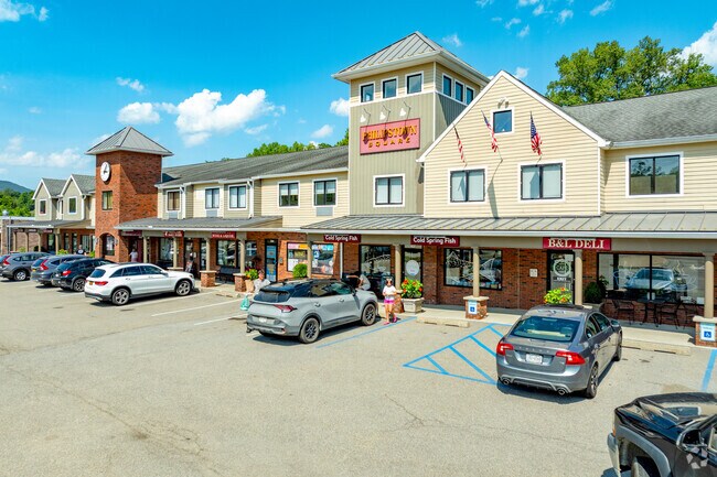 A mix of storefronts and cafés line the streets of Philipstown Square.