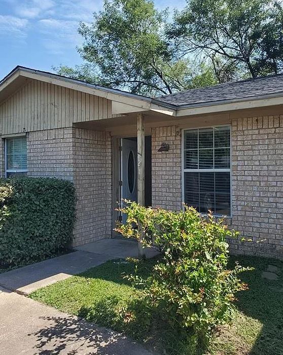 1221 Georgia St, College Station, TX 77840