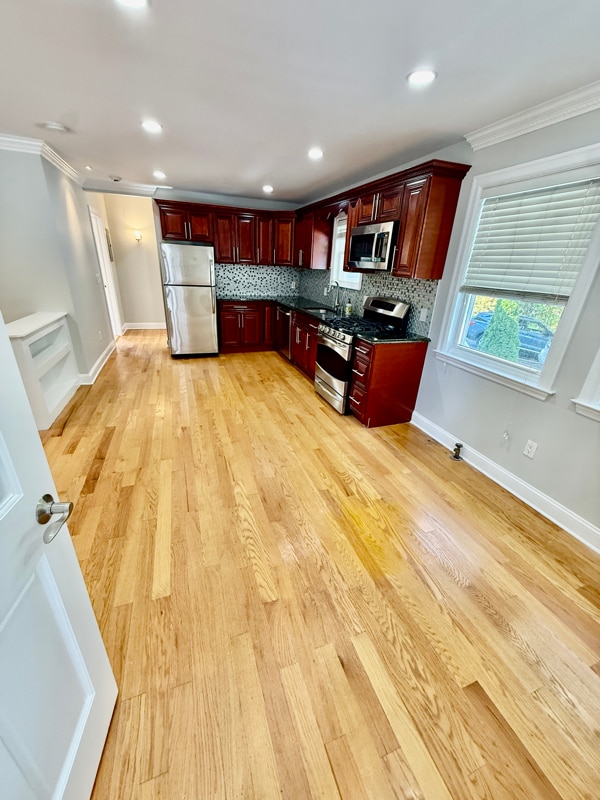 27 Cambridge Ave, White Plains, NY 10605