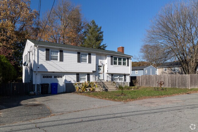 Split Level-style homes are common in Greystone-Centredale.