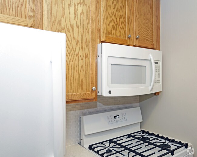 Saddle Brook Apartments, Saddle Brook, NJ 07663 - photo 5