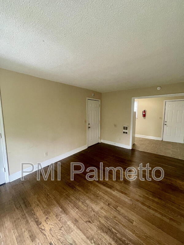 3209 Wilmot Ave unit 2B, Columbia, SC 29205 - photo 5