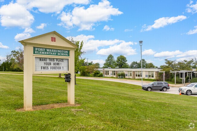 Fort Washington Elementary School serves nearly 500 young students with an A score from Niche.