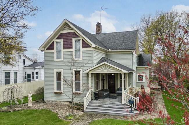 Two-story homes are a popular option for those looking to move to the neighborhood of Decatur.