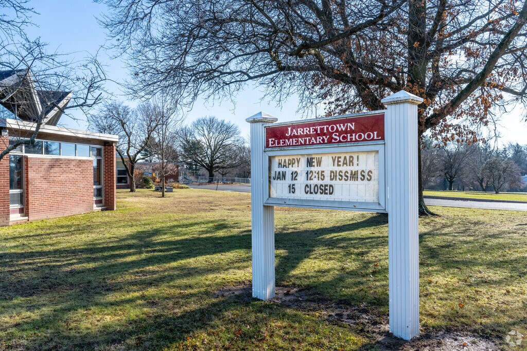 Young students can attend Jarrettown Elementary school in Wyncote