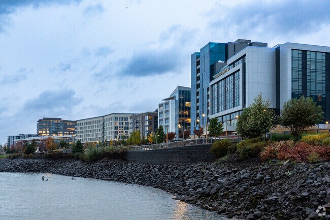The freshly developed Vancouver 
Waterfront in Vancouver is gaining attention.