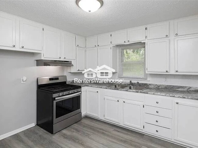 2418 Boston Ave, Des Moines, IA 50310 - photo 5