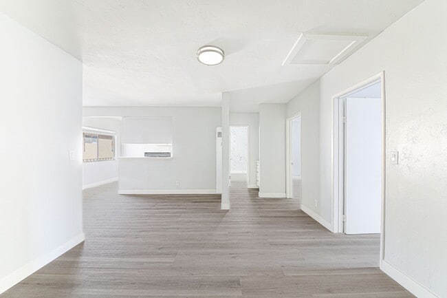 811 Gardenia Ave unit 6, Long Beach, CA 90813 - photo 4