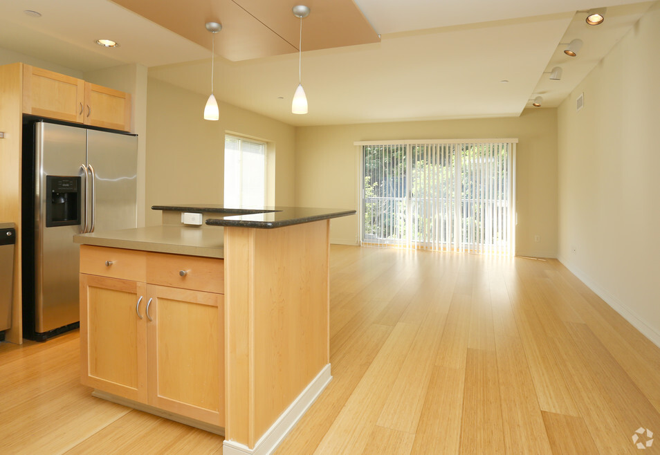 Gateway Commons: A Travis Hyde Community