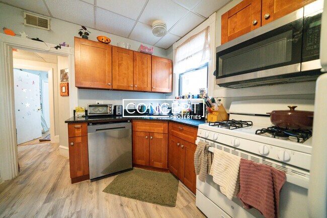 826 Huntington Ave unit 2, Boston, MA 02115 - photo 2