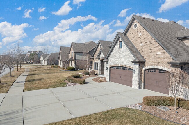 Homes in Frankfort average between 2,400 to 3,500 square feet.