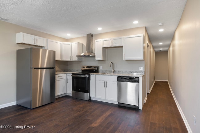 1018 Payne St, Louisville, KY 40204 - photo 3