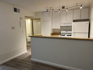 18645 Hatteras St Unit 109, Tarzana, CA 91356