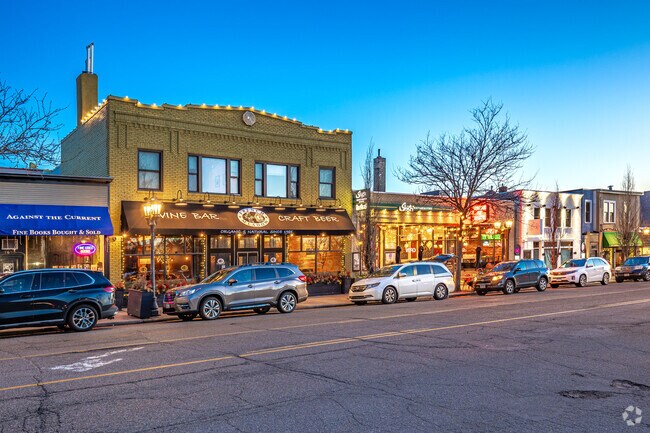 Grand Avenue offers an array of shops and restaurants for Macalester-Groveland residents.