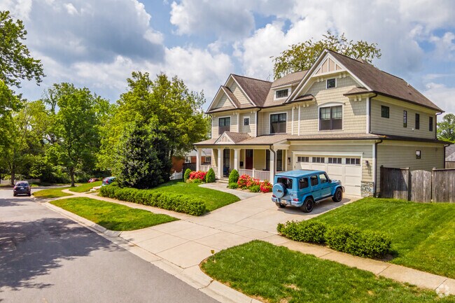 Many residents in Wyngate enjoy large single-family homes with attached two-car garages.