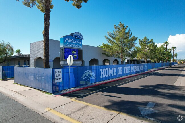 Experience academic excellence at Mesquite Jr. High School in Northwest Gilbert.