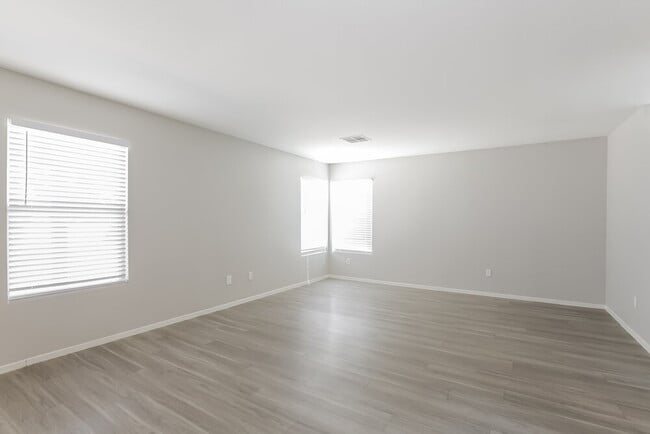 996 Pleasant Run Ct, Henderson, NV 89011 - photo 4