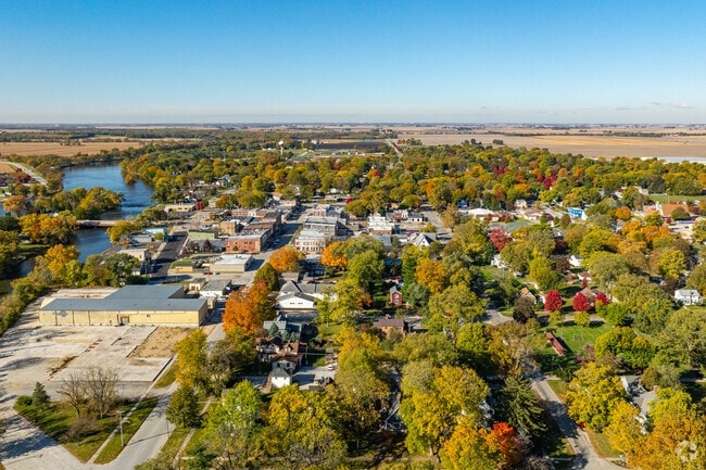 Residents enjoy peaceful ambience and quiet living in Momence.
