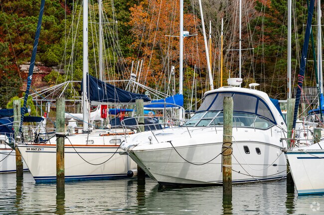 Docked boats in Poquoson Shores-Powhatan Place.