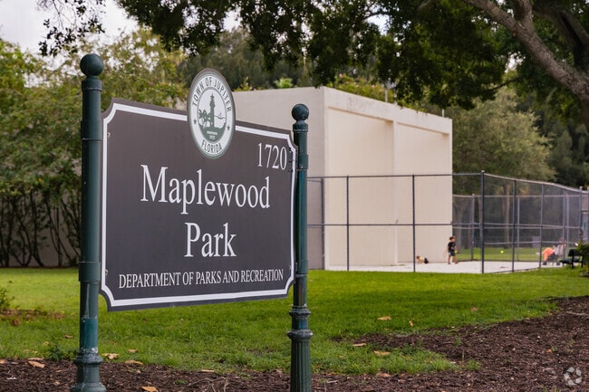 Maplewood Park welcomes the families in the neighborhood with many courts and fields to enjoy.