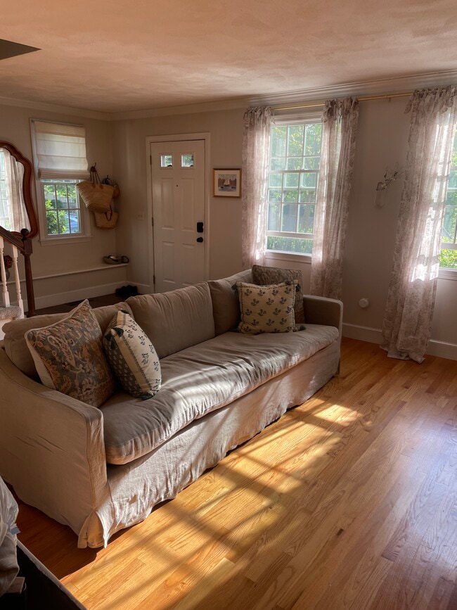 15 Olney St unit C, Providence, RI 02906 - photo 2