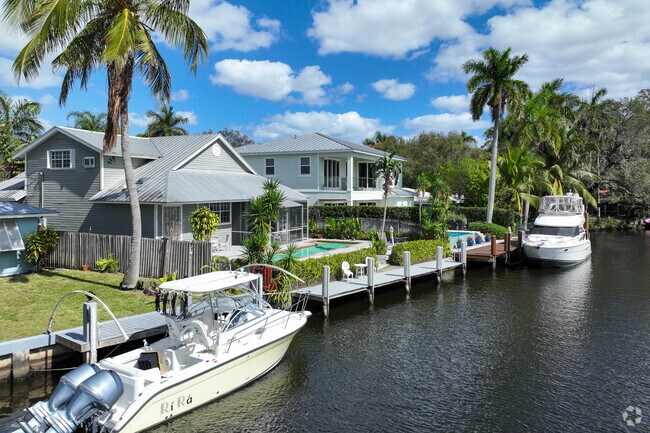 Many houses in the Riverside Park neighborhood have boat docks.