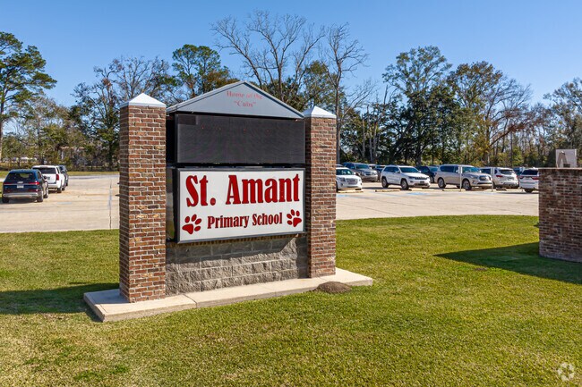 St Amant Primary School’s mascot is the Cub.