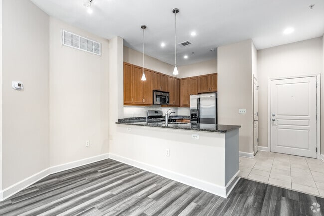 1BR, 1BA - 772SF