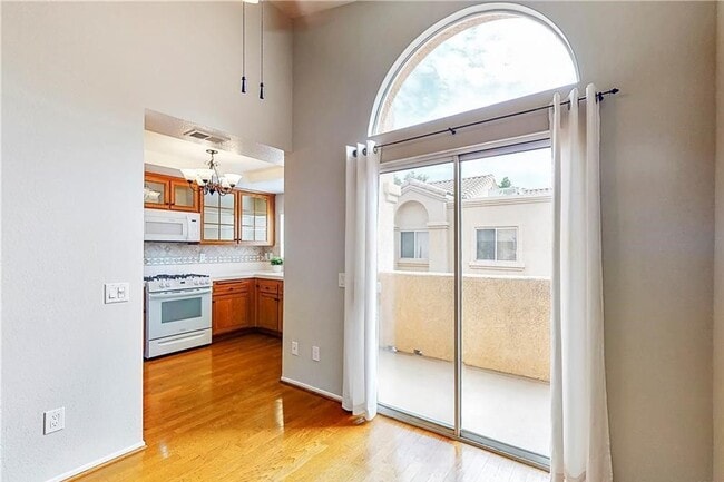 25120 Steinbeck Ave, Stevenson Ranch, CA 91381 - photo 3