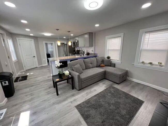 14 Lathrop St unit 1, Salem, MA 01970 - photo 2