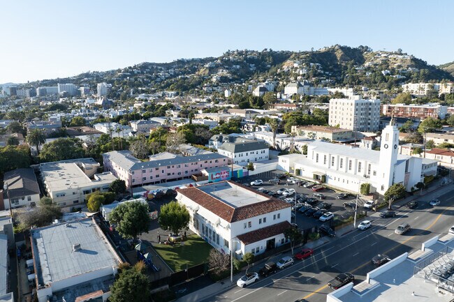 Founded in 2008, Larchmont at Fairfax opened its doors to 40 Kindergarten and 20 1st graders