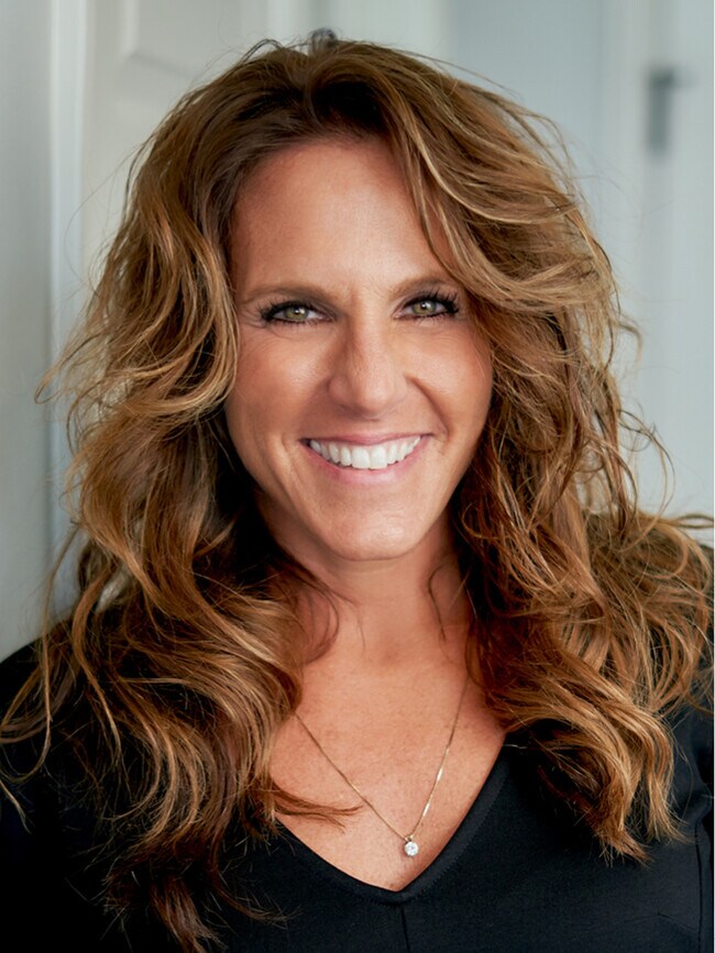 Laura Harris-Hodges