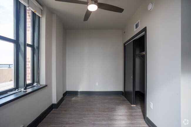 Merchants Plaza, Mobile, AL 36602 - photo 7