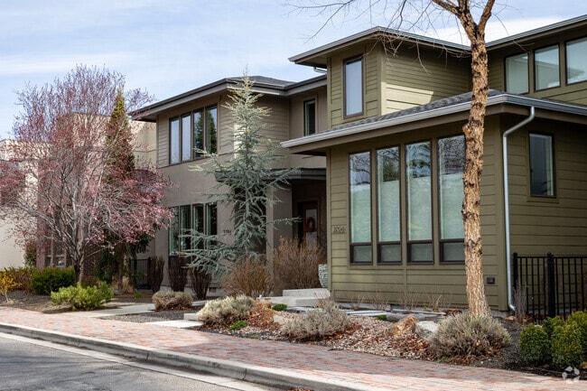 You can find both modern and traditional homes in Southeast Boise.