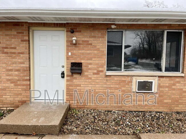 2012 Lathrop St, South Bend, IN 46628 - photo 2